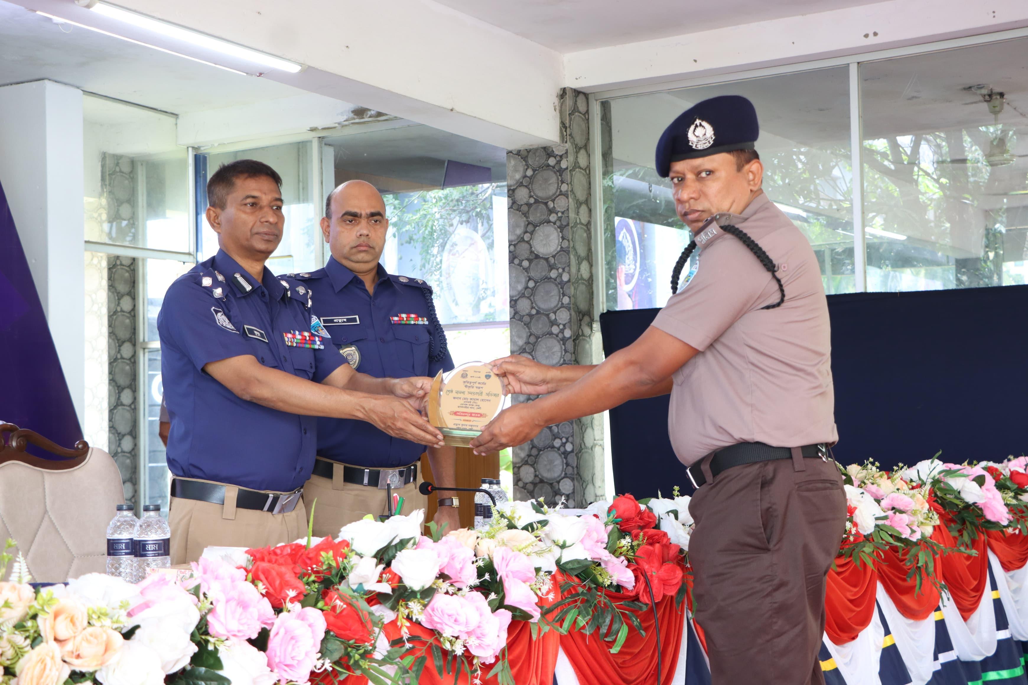 চট্টগ্রাম রেঞ্জের ‘শ্রেষ্ঠ তদন্তকারী অফিসার’ ছাগলনাইয়া থানার এসআই মোঃ কামাল উদ্দিন