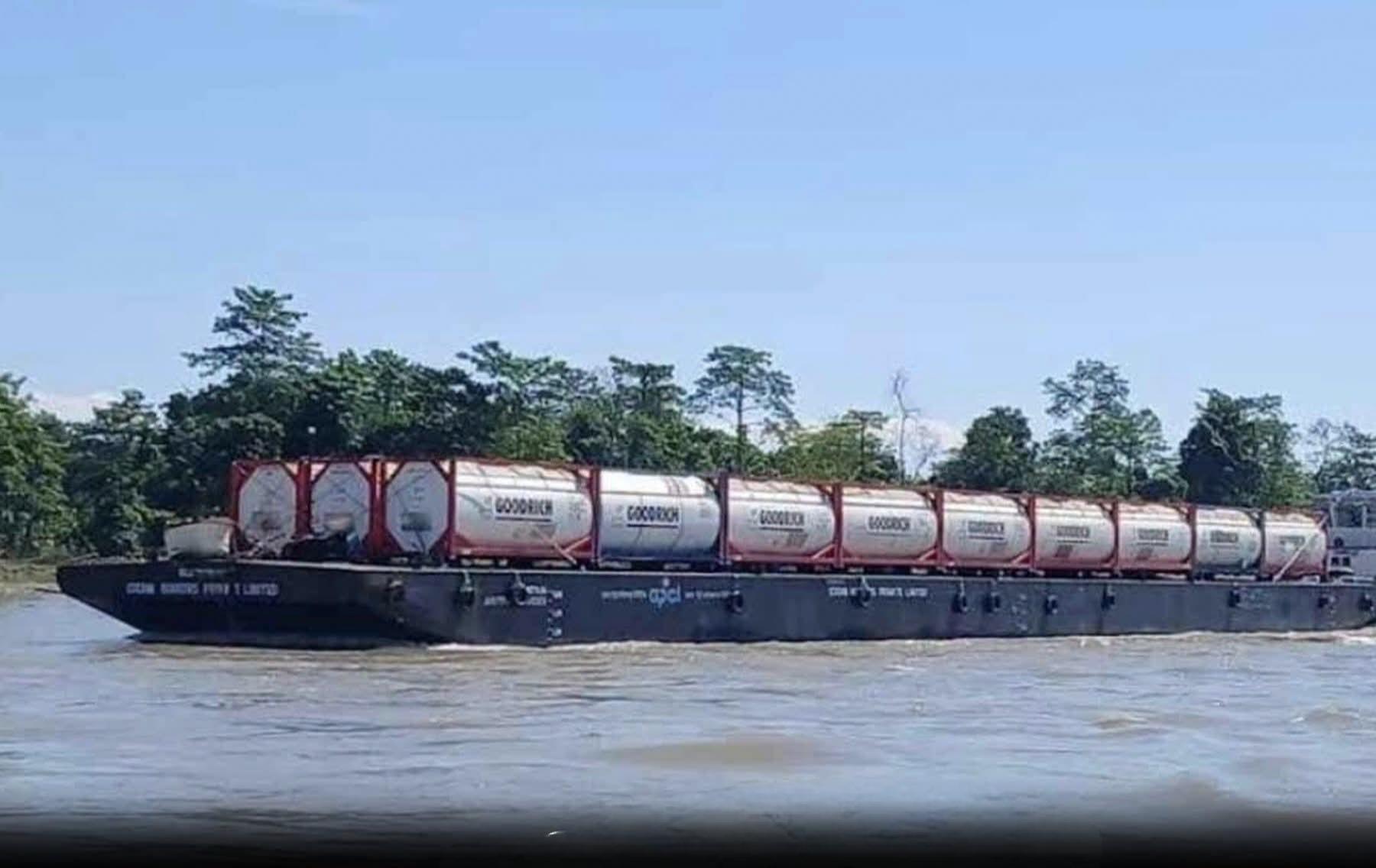 ৭০ বছর পর ভারত থেকে ঢাকায় কার্গো জাহাজ