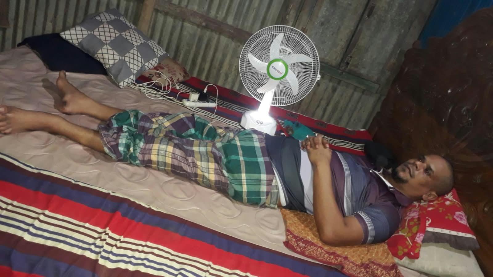 ইউসুফ বাঁচতে চায়, আবার হাঁটতে চায়। সৌদি আরবে দোতলা থেকে পড়ে আজ বিছানায় ইউসুফ—একটু সহায়তায় ফিরতে চান স্বাভাবিক জীবনে।